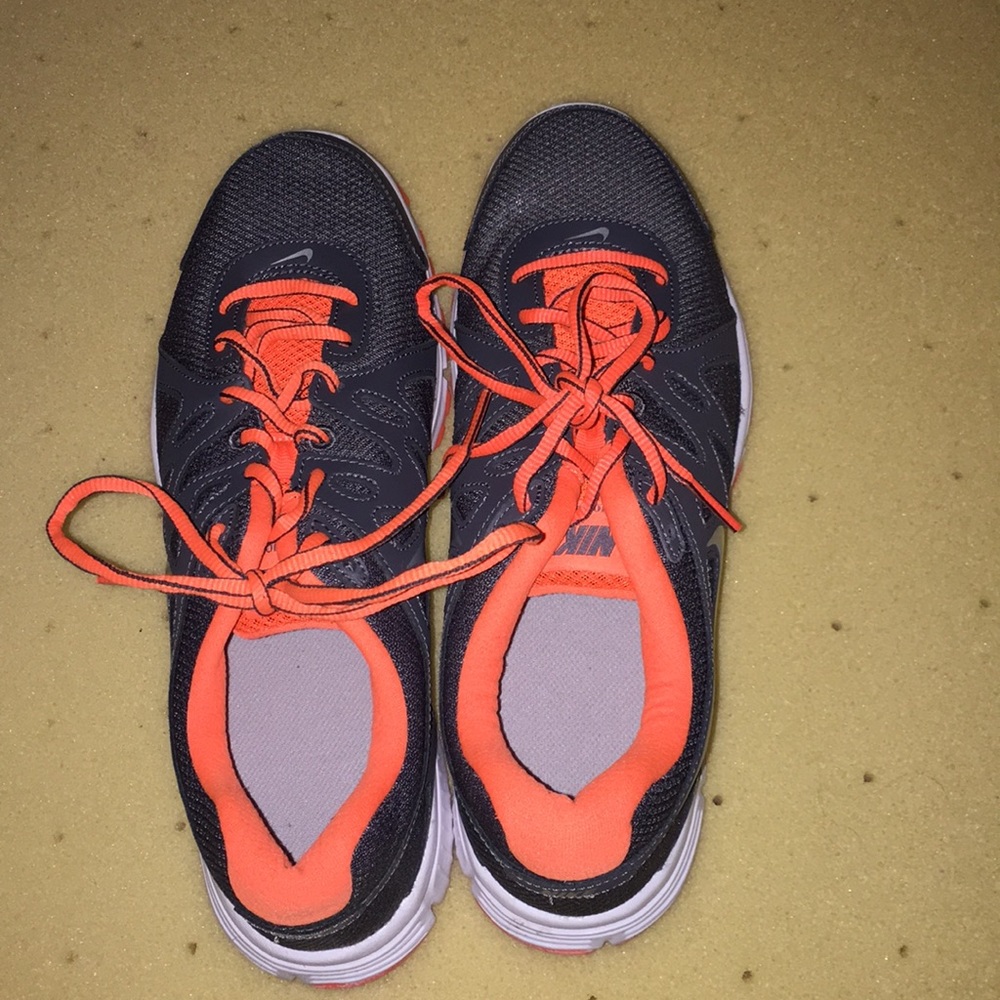Nike gym shoes